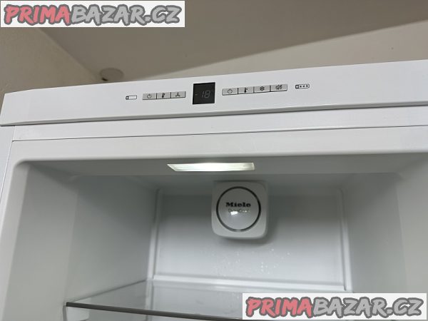 702 Lednice kombinovaná MIELE KFN 29132D ws NOFROST A++