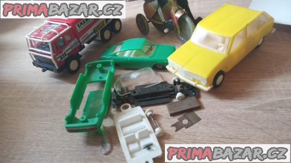 Mix hraček plus vraky