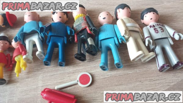 Parta hejrupáčků a igračků
