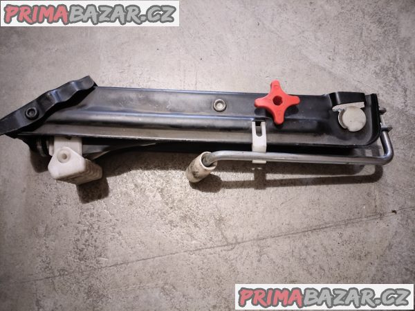 Originální zvedák + klíč na kola BMW – 17mm