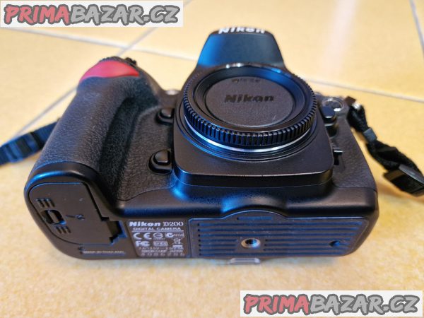 Nikon D200 – tělo Nikon D200 – tělo