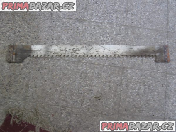 starší pila do stroje