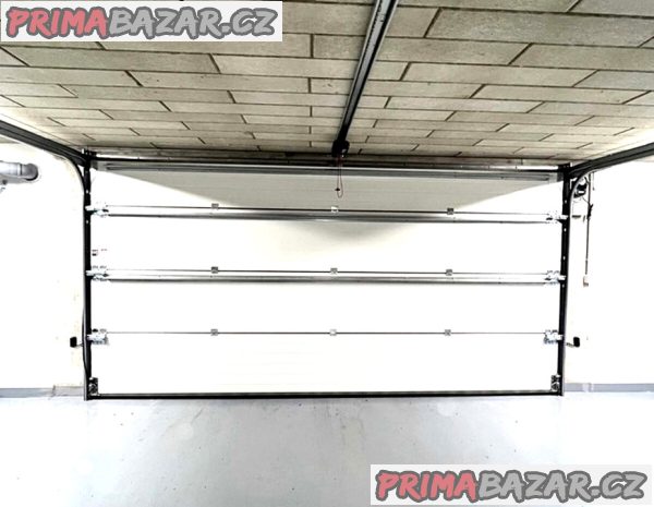 Prodám kryté garážové stání ve Slavkov u Brna Prodám kryté garážové stání ve Slavkov u Brna