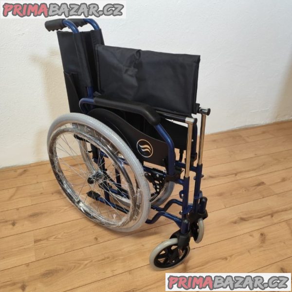 Nový mechanický invalidní vozík Nový mechanický invalidní vozík