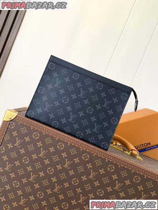 The Art of Carrying Elegance