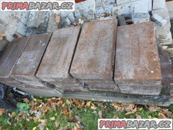 Magnezitové cihly ELK45LI 53kč