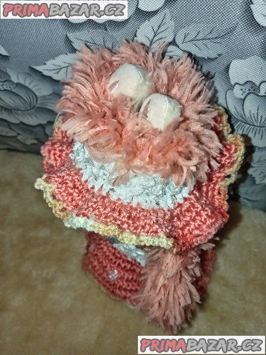 Společenské šatičky pro Labubu