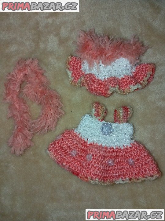 Společenské šatičky pro Labubu