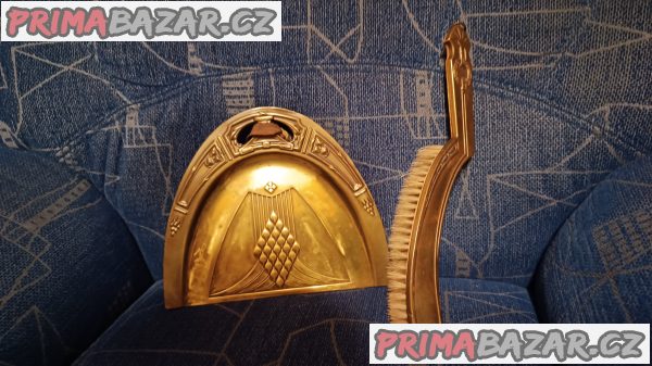 Mosazná lopatka a smetáček na stůl