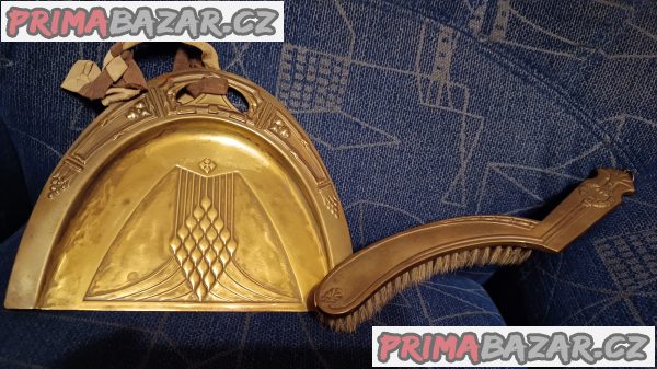 Mosazná lopatka a smetáček na stůl Mosazná lopatka a smetáček na stůl