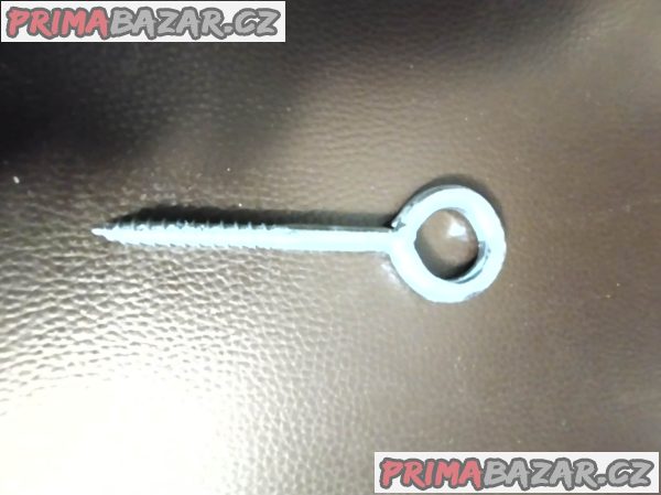 Nový šroub do dřeva s okem