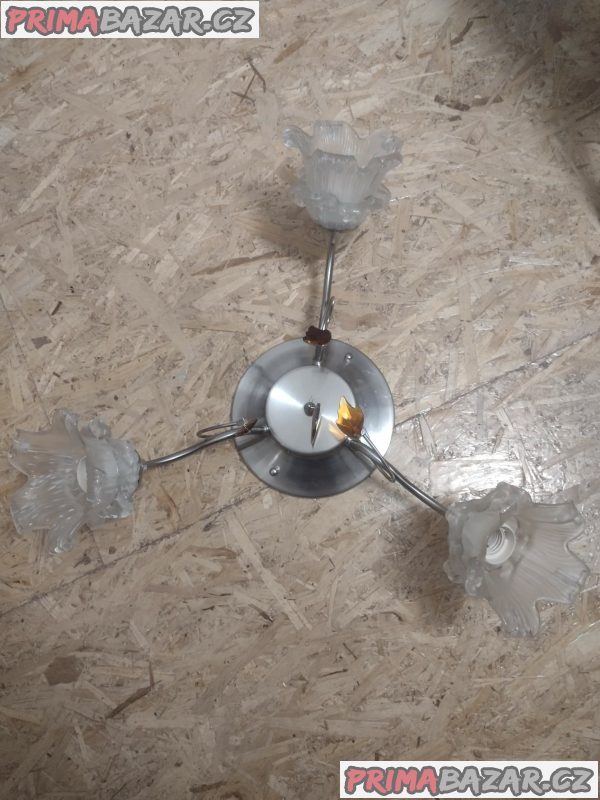 Hezká tříramenná stropnice