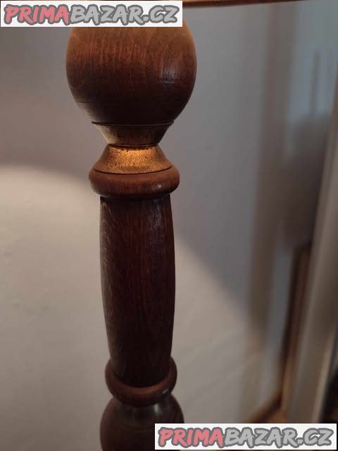 Funkční retro lampa stojící