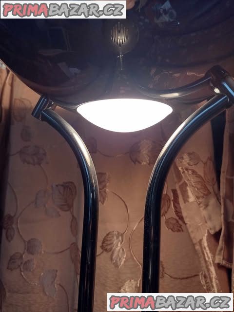 Moderní stojací lampa Moderní stojací lampa