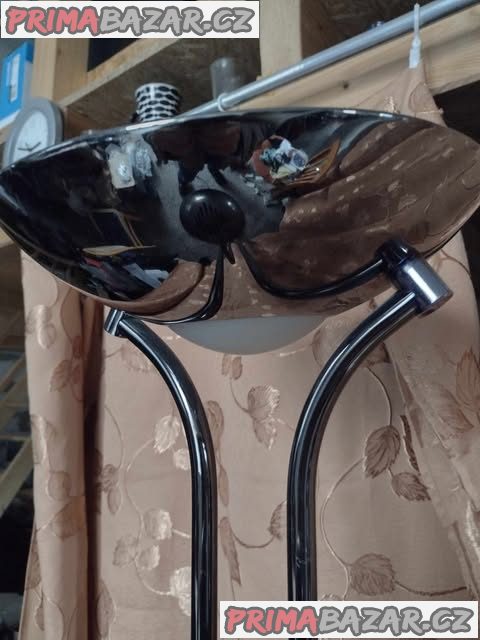 Moderní stojací lampa Moderní stojací lampa