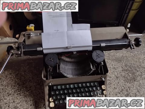 Starožitný psací stroj ZETA Starožitný psací stroj ZETA