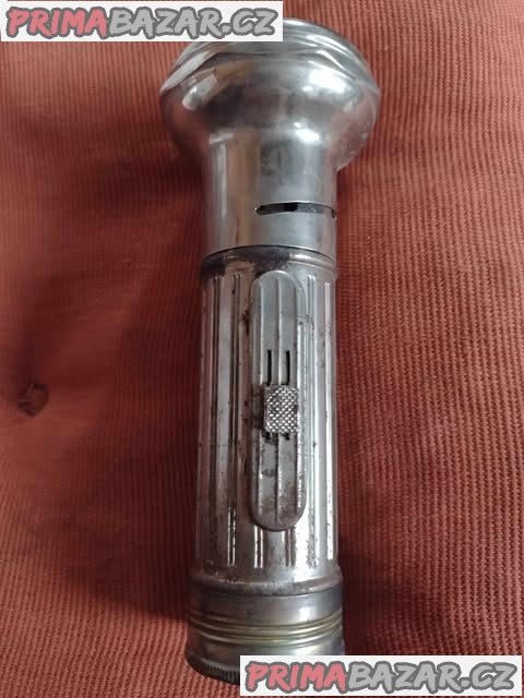 Starožitná retro kovová baterka Starožitná retro kovová baterka