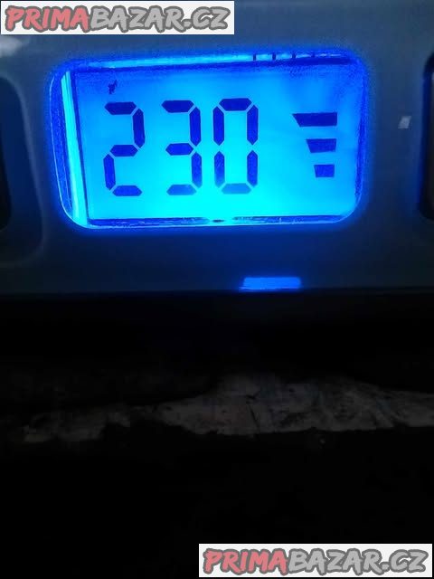 Funkční žehlička na vlasy značky Remigton