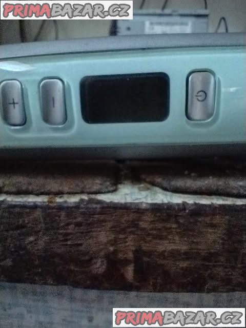 Funkční žehlička na vlasy značky Remigton