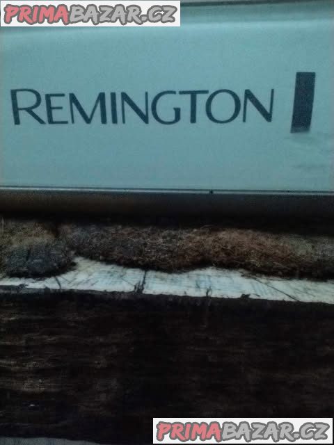 Funkční žehlička na vlasy značky Remigton