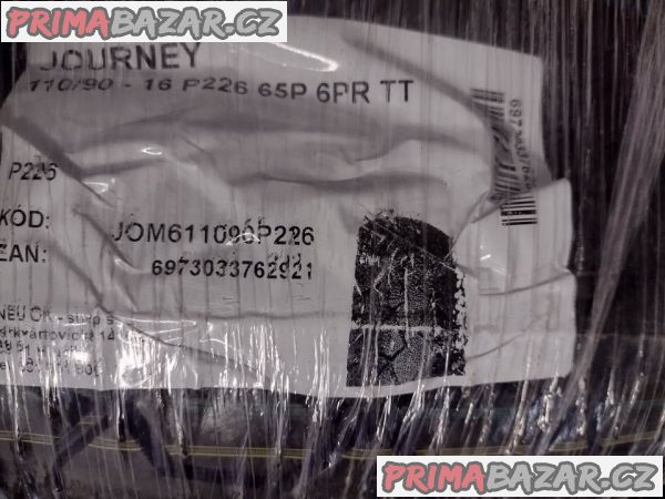 Nové ještě nerozbalené motopneumatiky