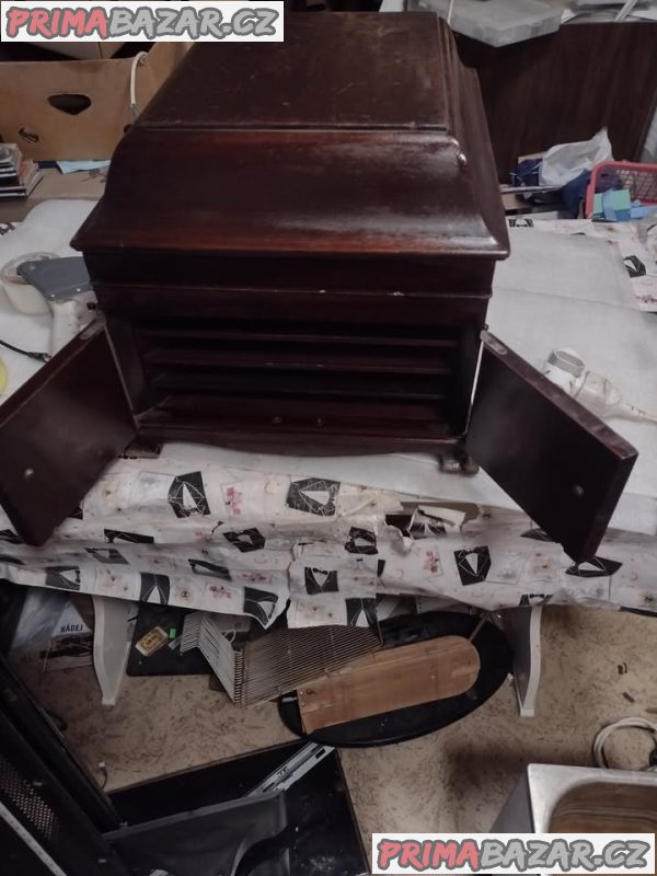 Vzácný starožitný Americký originální gramofon Victrola