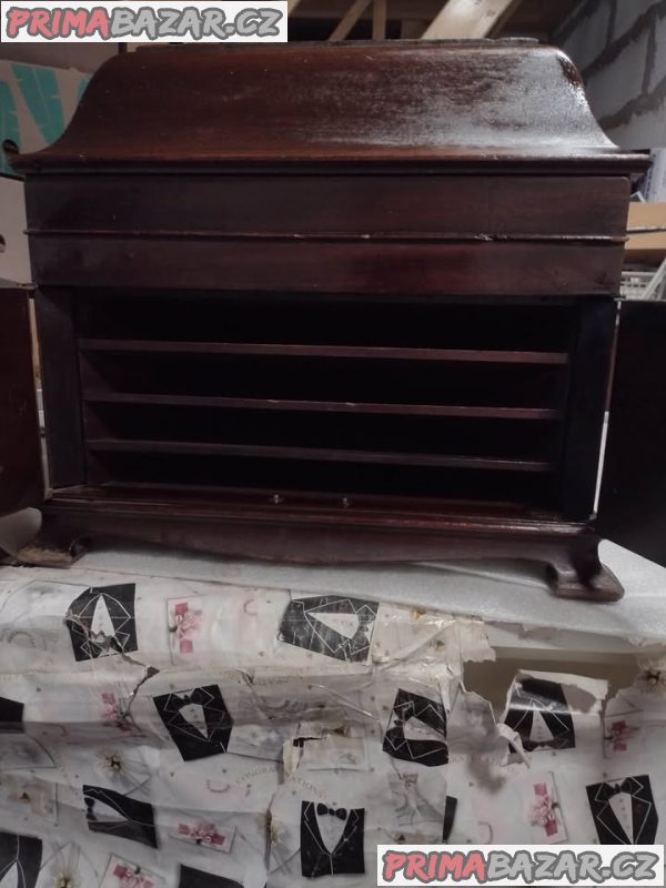 Vzácný starožitný Americký originální gramofon Victrola Vzácný starožitný Americký originální gramofon Victrola