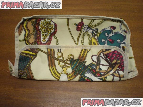 KOSMETICKÁ TAŠTIČKA