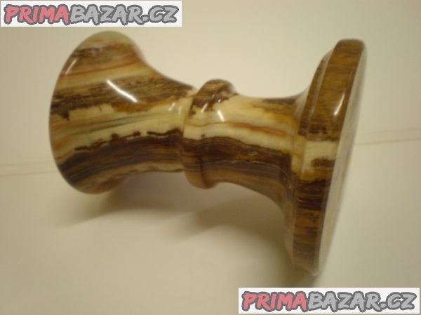 STOJAN NA SVÍČKU STOJAN NA SVÍČKU