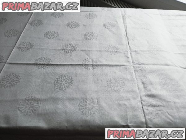 Ubrus, látkový Ubrus, látkový