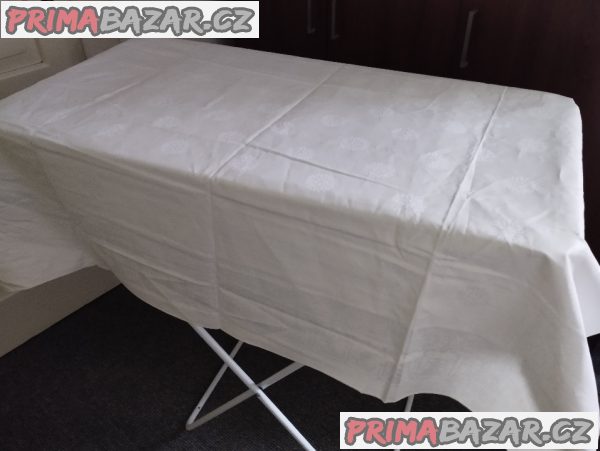 Ubrus, látkový Ubrus, látkový