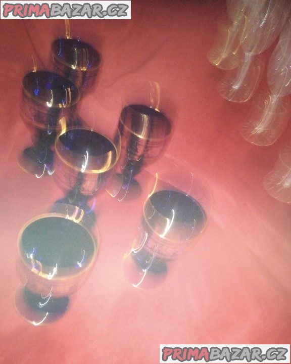 Prodám sadu broušených sklenic Prodám sadu broušených sklenic