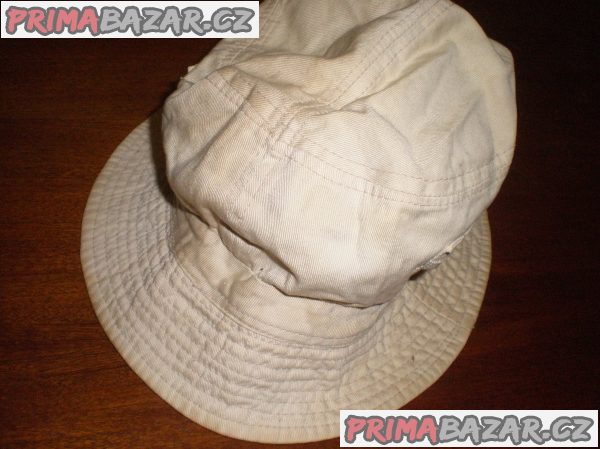 KLOBOUČEK NA RYBAČKU