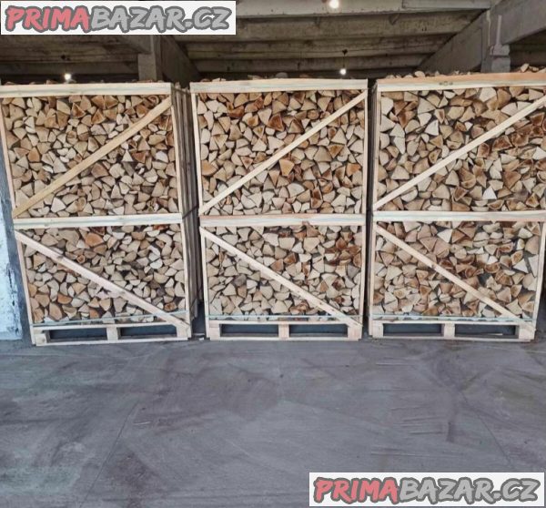 Různé druhy palivového dřeva, táboráku a grilování