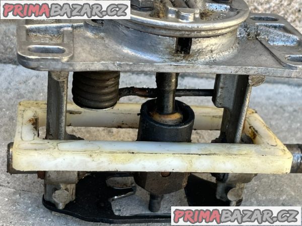 ŠKODA 125 - 130 - 136 RAPID, kulisa řazení 5kvalt