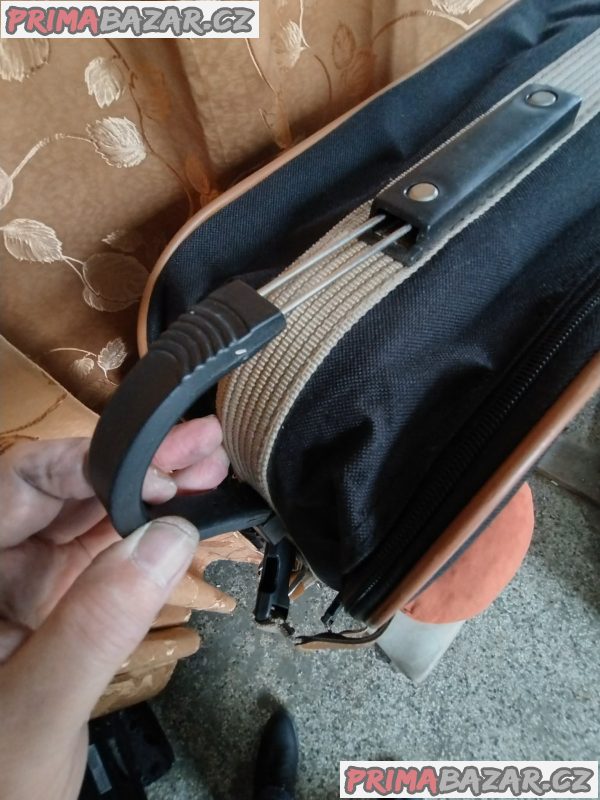 Velký cestovní kufr