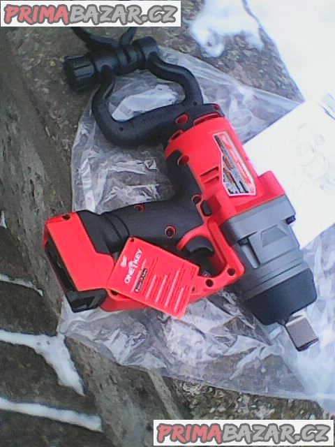 Milwaukee M18 ONEFHIWF1-0 Aku rázový utahovák 2400Nm