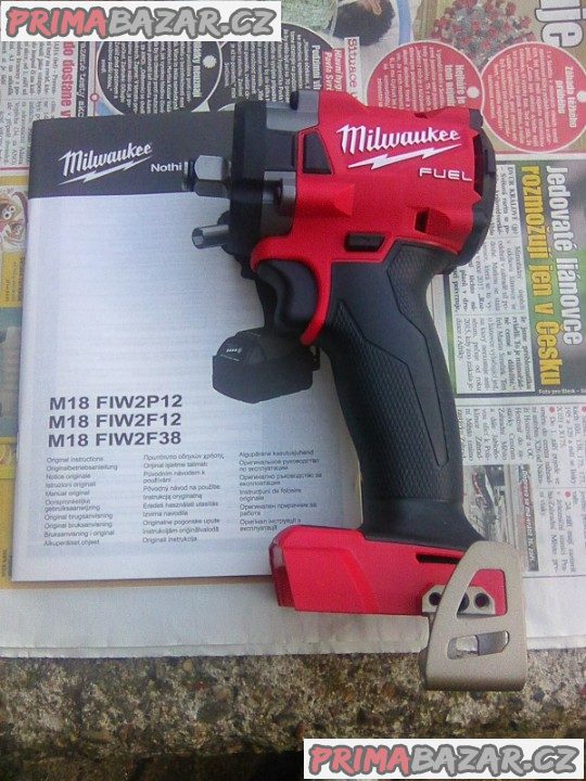 Milwaukee M18 FIW2F12 golovy 339 Nm aku razovy utahova