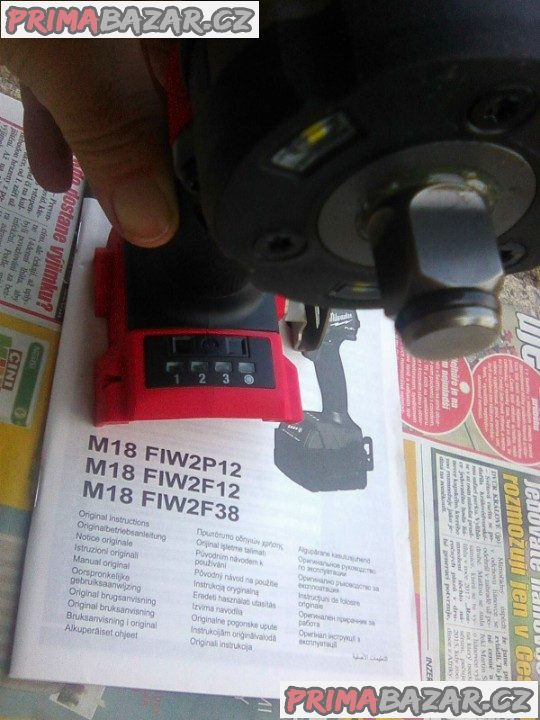 Milwaukee M18 FIW2F12 golovy 339 Nm aku razovy utahova
