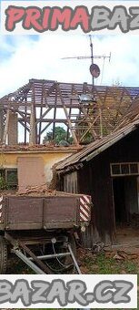 Staré trámy a rozebrání starých střech stodol Staré trámy a rozebrání starých střech stodol