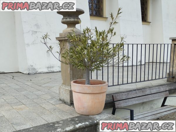 Velký venkovní umělý strom