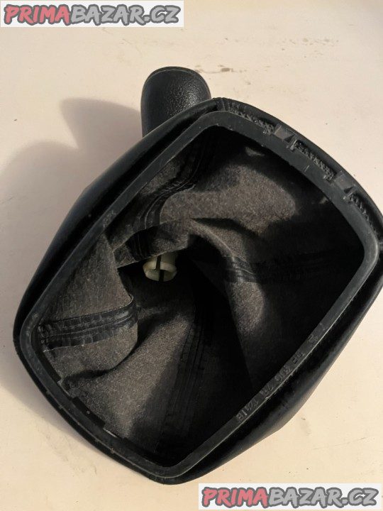 Hlavice řadící páky OCTAVIA I. s manžetou