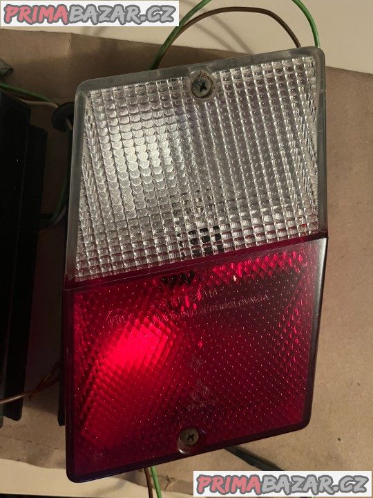 Zadní světla na ŠKODA FAVORIT FORMAN