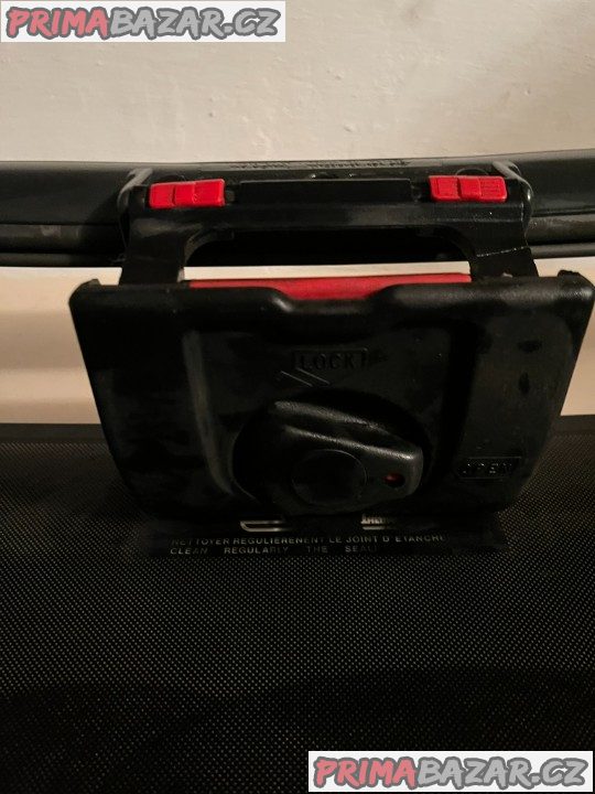 Střešní okno výklopné s pojistkou