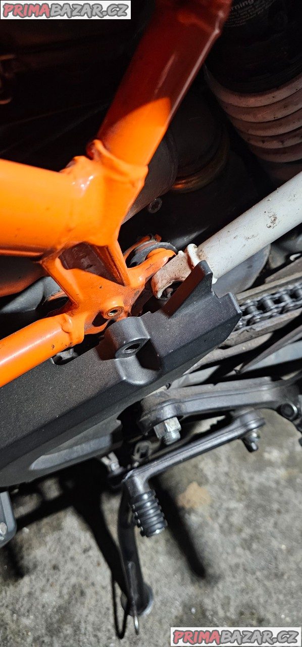 Prodám KTM 390 Duke 2017 – STK do 2028, Akrapovič, pojízdná, k opravě, cena k jednání