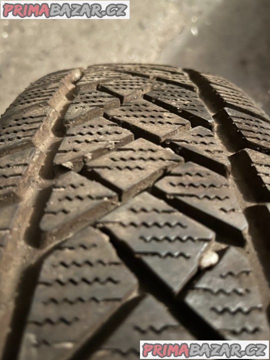 Dvě zimní pneu DUNLOP 165/70/R13