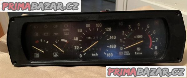 Přístrojovka ŠKODA RAPID a Š 125, 130, 136 Přístrojovka ŠKODA RAPID a Š 125, 130, 136