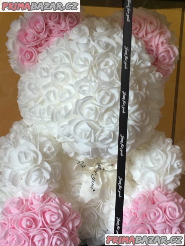 Medvídek / medvěd z růží s mašlí 35cm