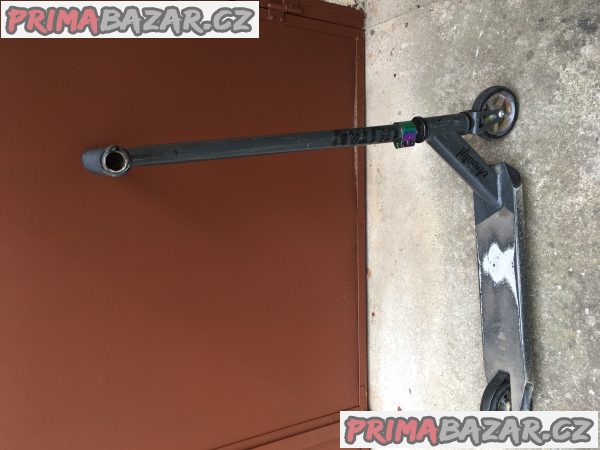 Freestyle koloběžka versatyl cosmopolitan