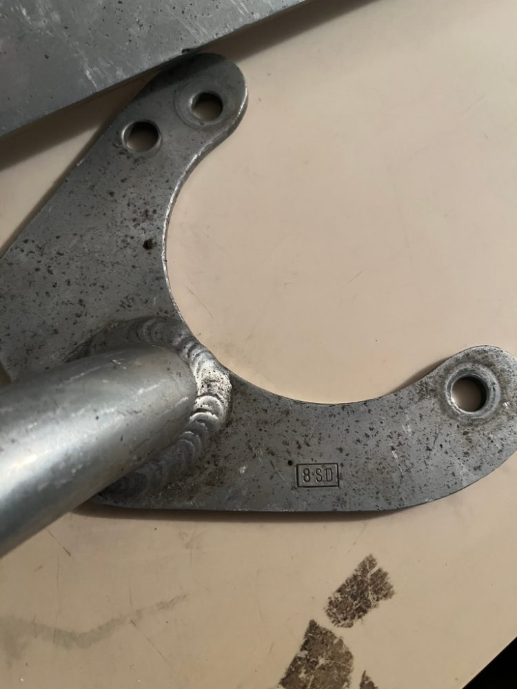 Rozpěrné tyče podběhů FAVORIT FELICIA Rozpěrné tyče podběhů FAVORIT FELICIA